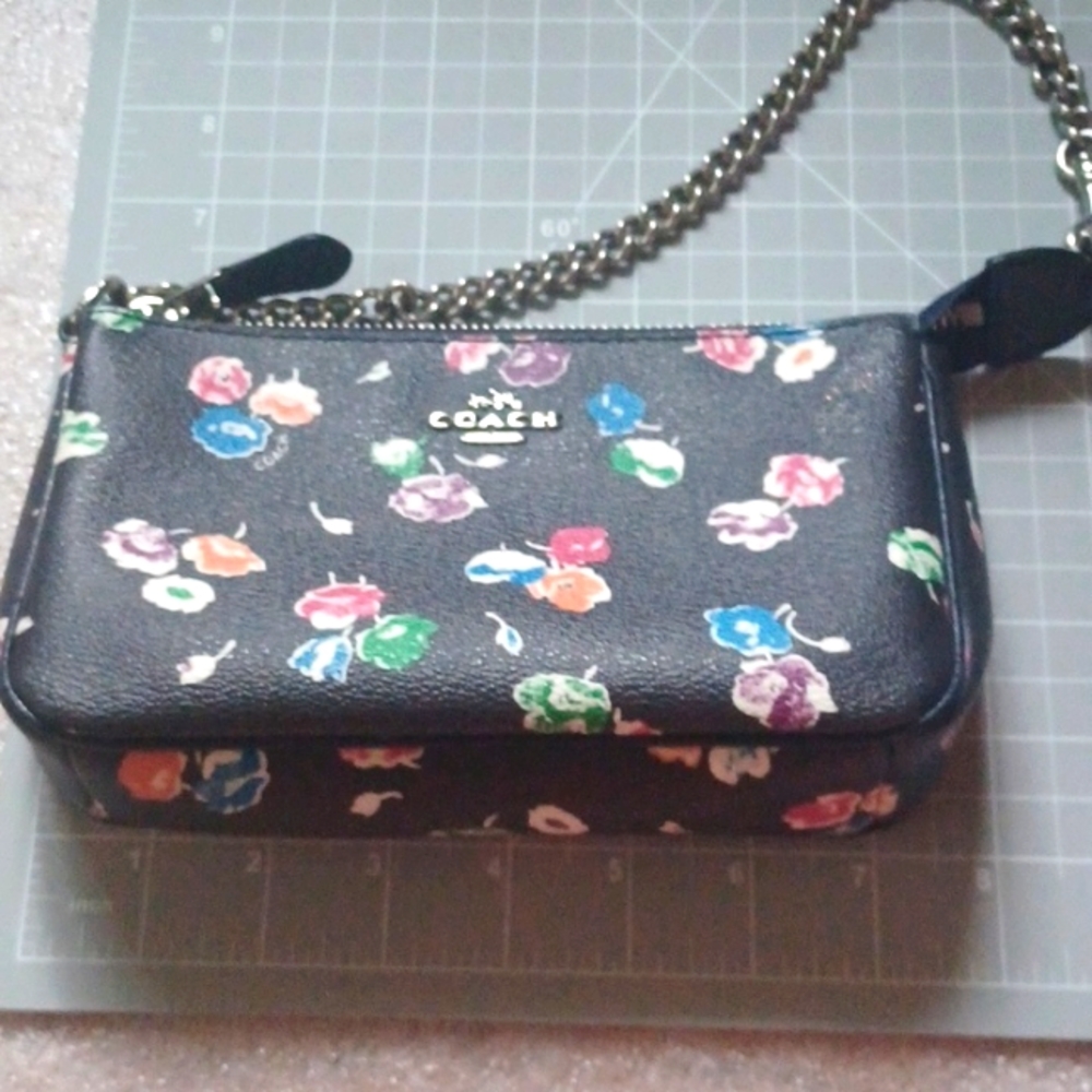 SOLD - COACH Large Wristlet 19 in Wildflower Print - Mini Purse - Picture 13 of 15